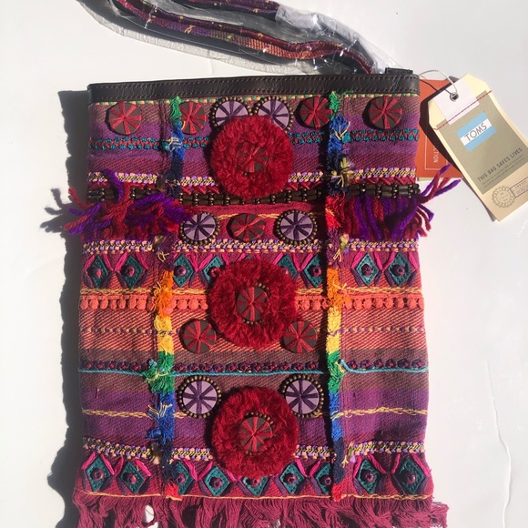 Tom’s NWT Multi Stripe Embellish Crossbody Shoulder Bag - Picture 2 of 6